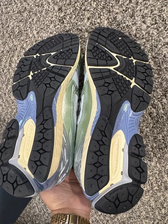 New Balance Men's Light Blue & Green Athletic Running Shoes - Picture 6 of 6